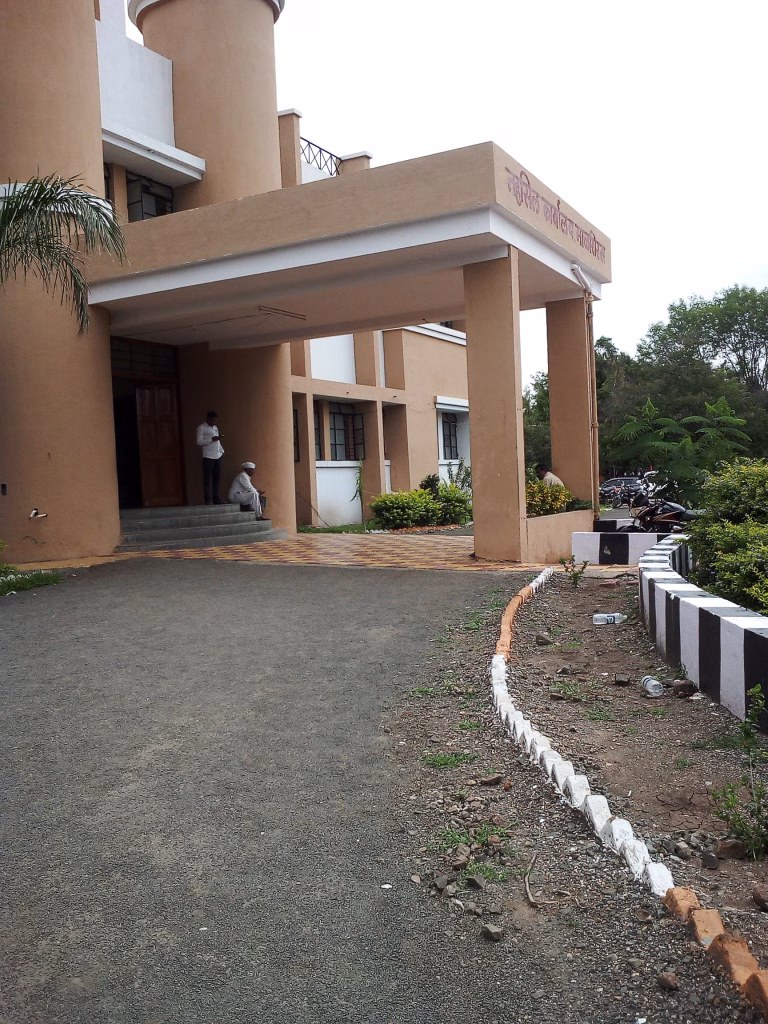 https://hinduprakashwarta.com/wp-content/uploads/2026/06/tehsil-office-malsiras-sholapur-solapur-government-organisations-yYn4Y60xaj.avif